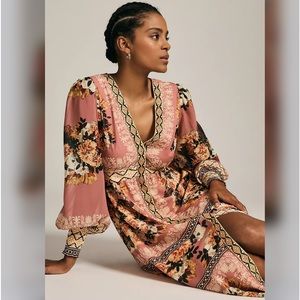 Vineet Bahl Embroidered Long-Sleeve Dress💕